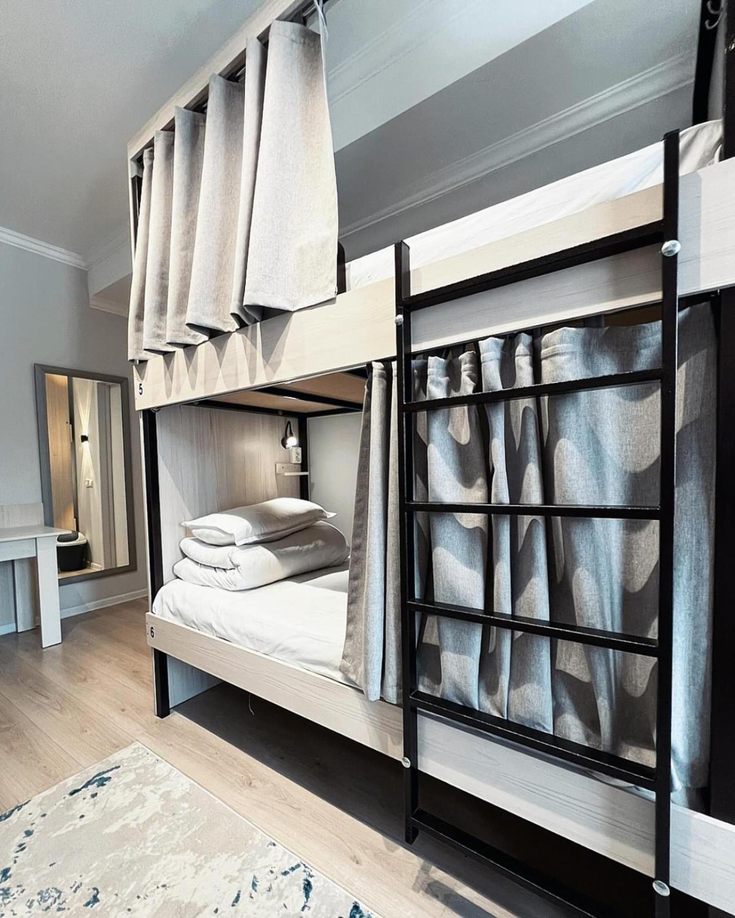 Compass Hostel บิชเคก ภายนอก รูปภาพ