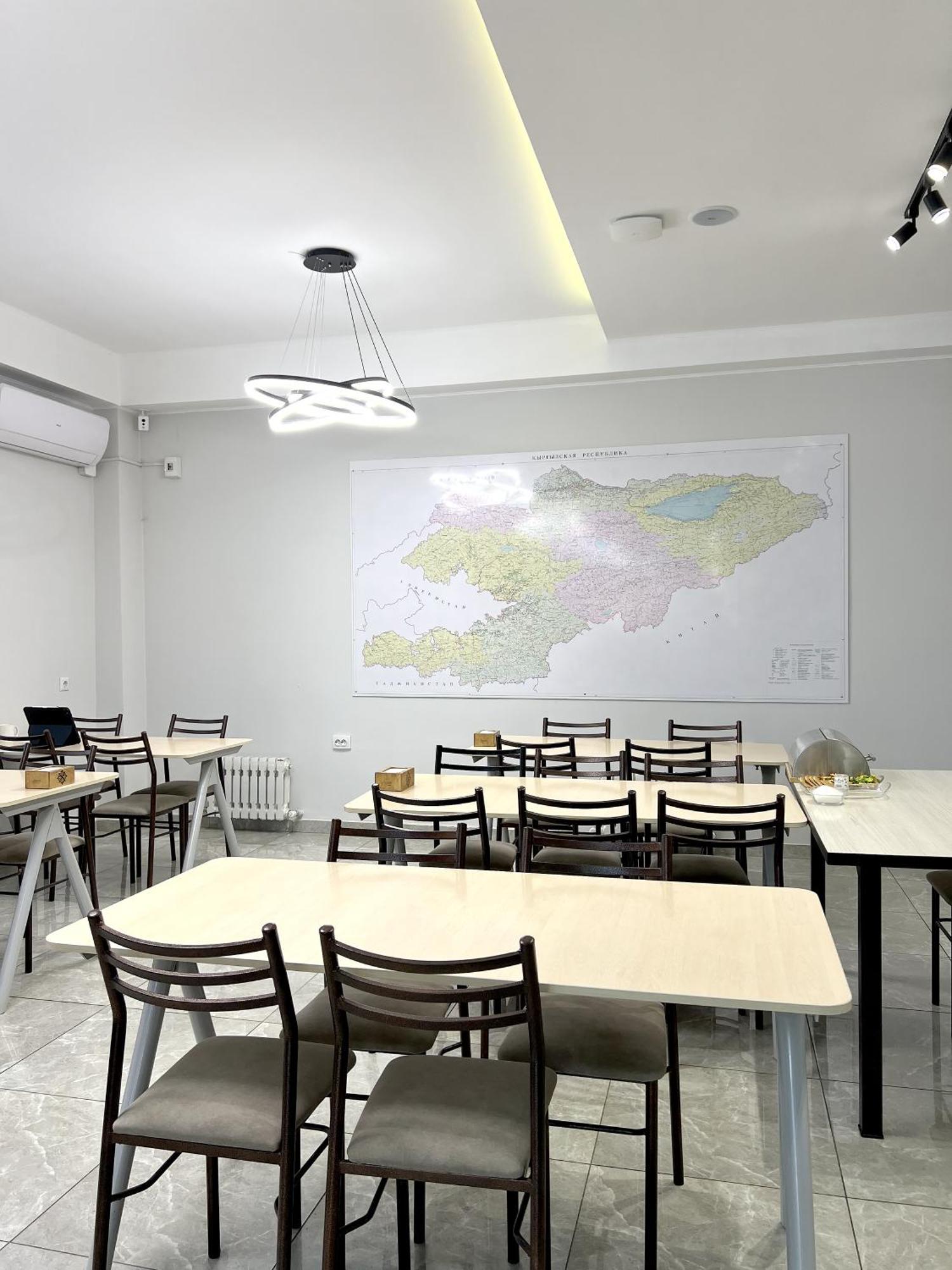 Compass Hostel บิชเคก ภายนอก รูปภาพ
