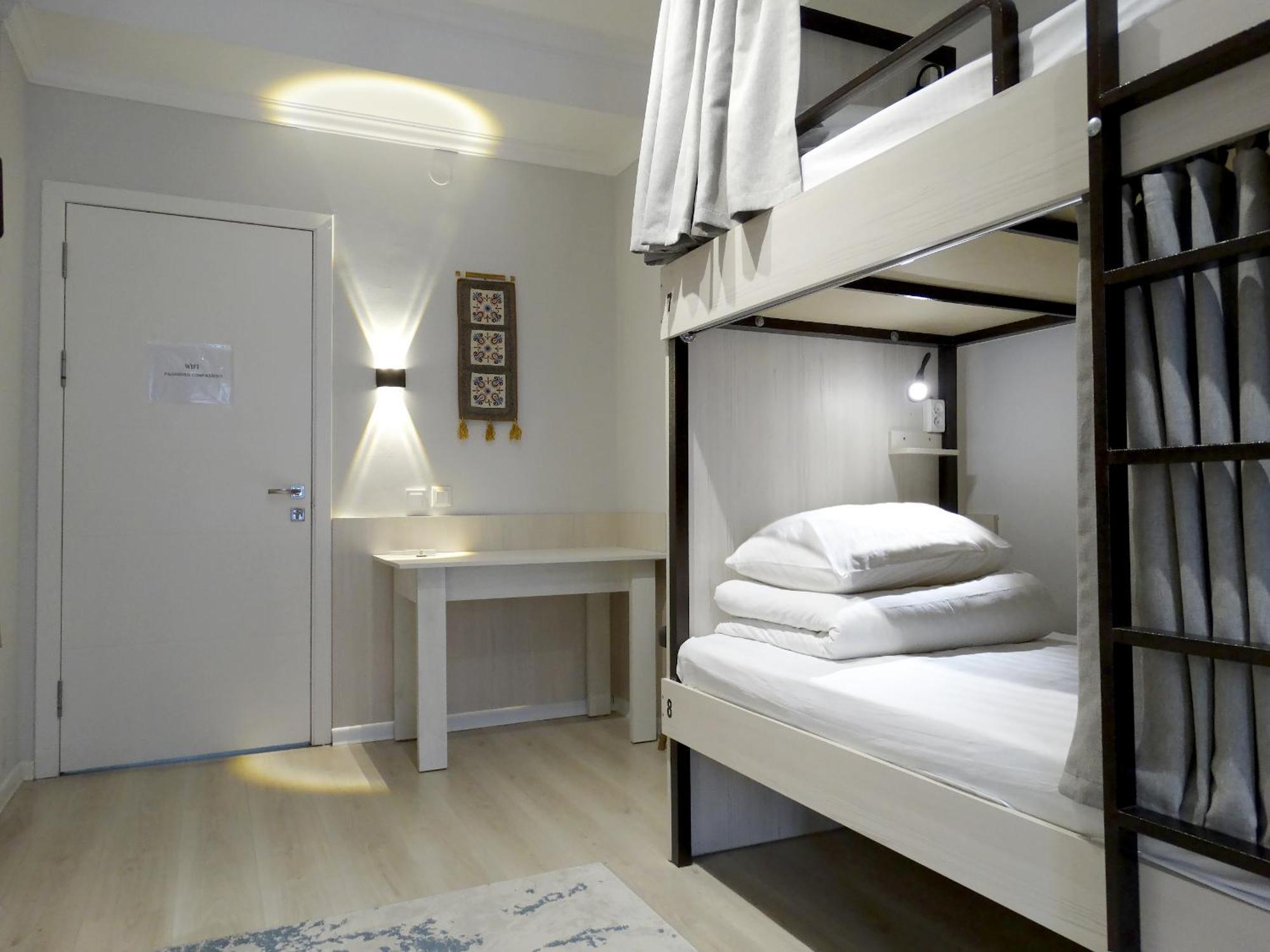 Compass Hostel บิชเคก ภายนอก รูปภาพ