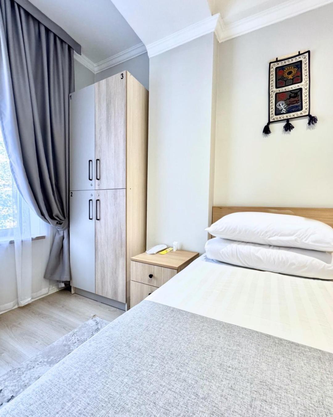 Compass Hostel บิชเคก ภายนอก รูปภาพ