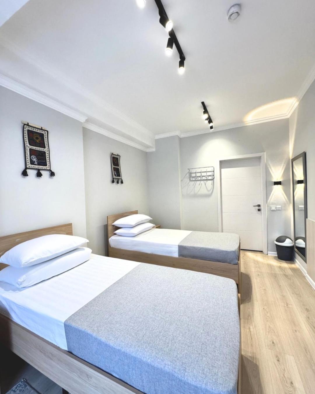 Compass Hostel บิชเคก ภายนอก รูปภาพ