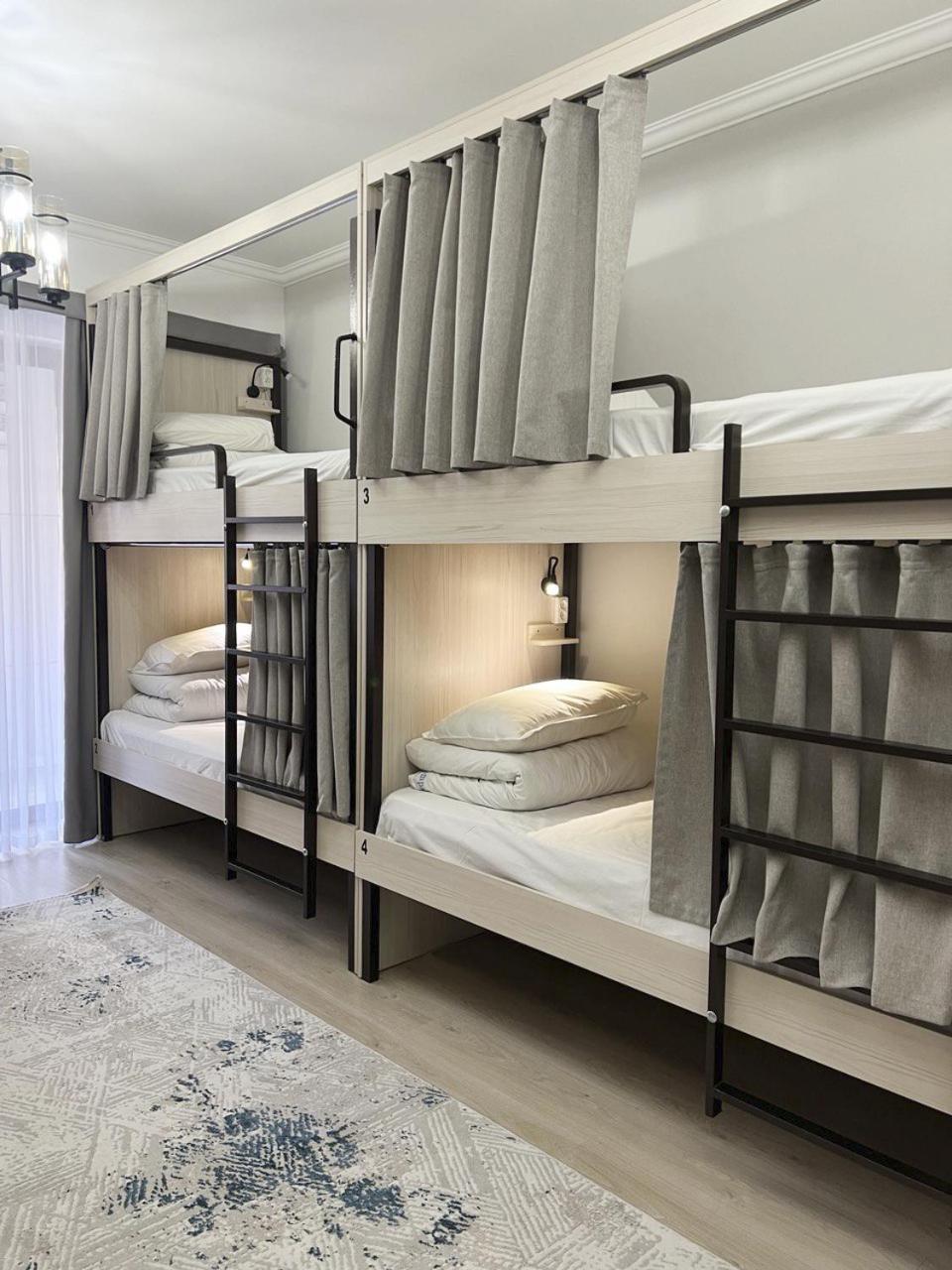 Compass Hostel บิชเคก ภายนอก รูปภาพ