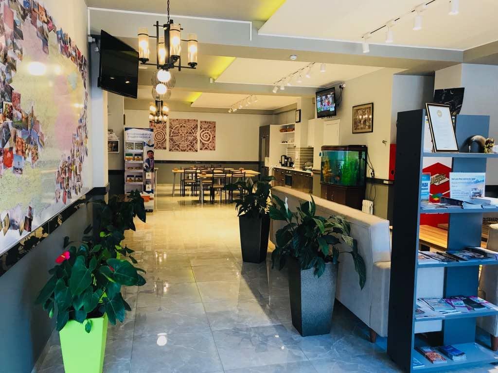 Compass Hostel บิชเคก ภายนอก รูปภาพ