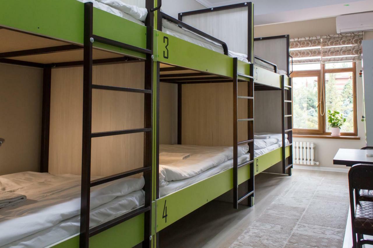 Compass Hostel บิชเคก ภายนอก รูปภาพ