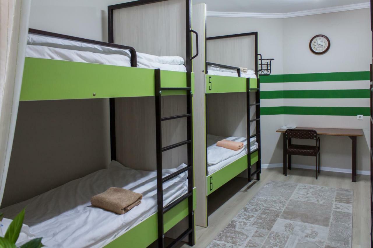 Compass Hostel บิชเคก ภายนอก รูปภาพ