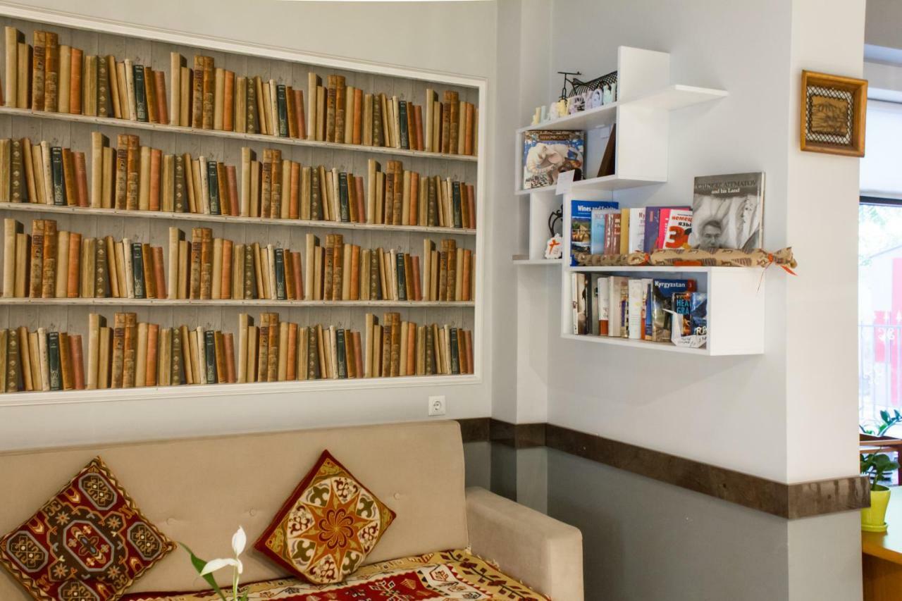 Compass Hostel บิชเคก ภายนอก รูปภาพ